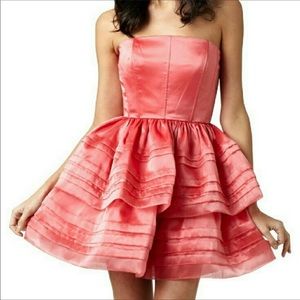 ADRIANNA PAPELL❤️ “E Live From The Red Carpet” Sz2